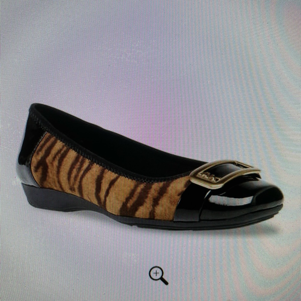 Anne Klein leopard go flats